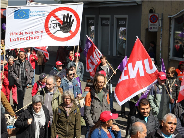 Der Angriff der Süddeutschen Arbeitgeber auf den Schweizer Lohnschutz - Unia-Broschüre
