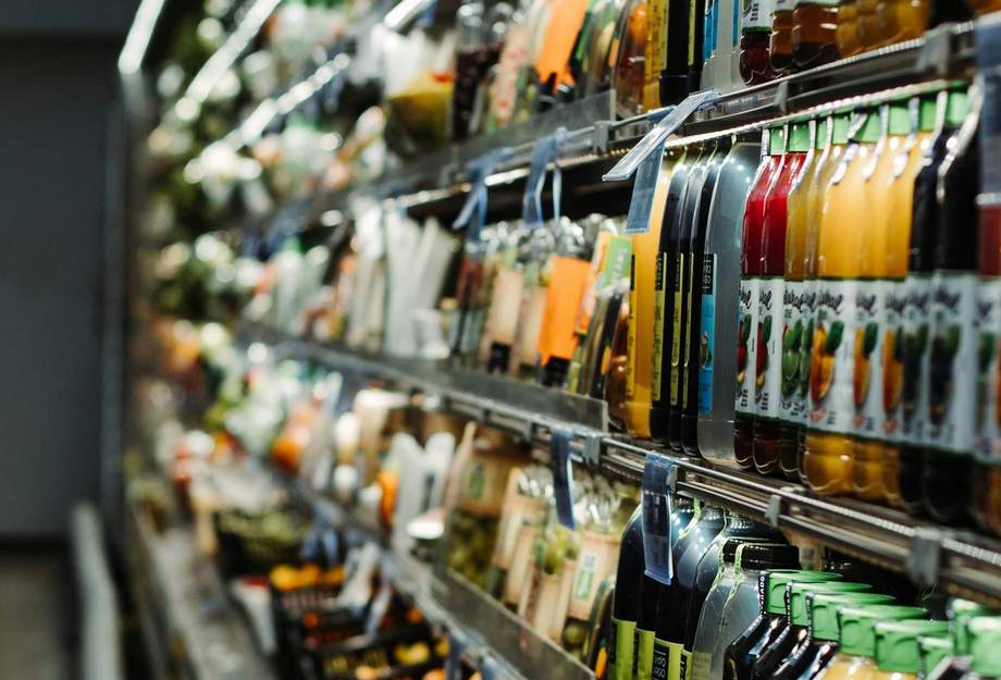Supermarkt-Regal