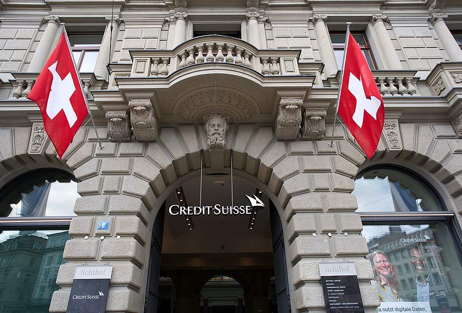 Credit Suisse Einganz zur Bank Credit Suisse