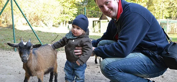 Kind mit Geiss und Vater Kind mit Geiss und Vater