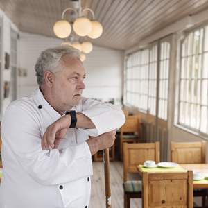 Koch im leeren Restaurant