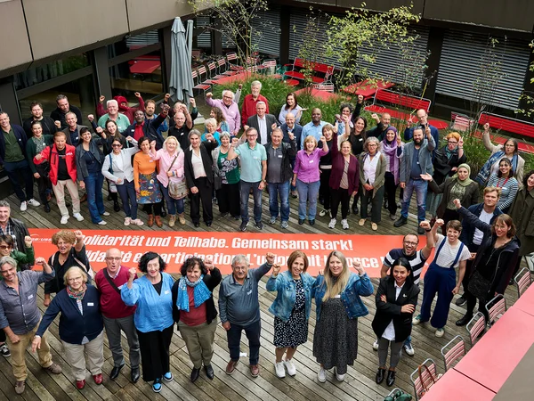 Menschen solidarisch vereint