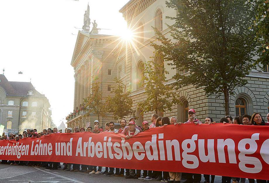 Aktion: Rote Linie für die Gewerkschaften