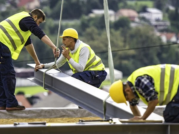Arbeiter auf einer Baustelle
