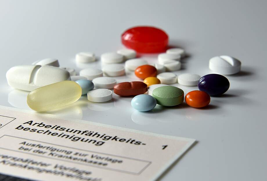 Medikamente bei Arbeitsunfähigkeit Medikamente und Arbeitsunfähigkeitsbescheinigung