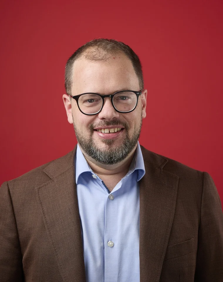 Simon Roth (SGB)
