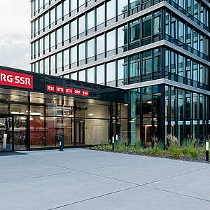 Eingang der SRG-Generaldirektion in Bern
