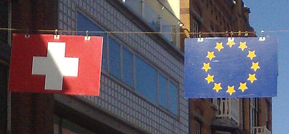 Schweiz und EU Fahne