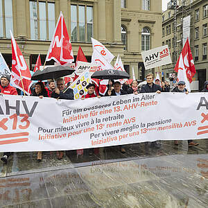 Aktion auf dem Bundesplatz zu AHVx13