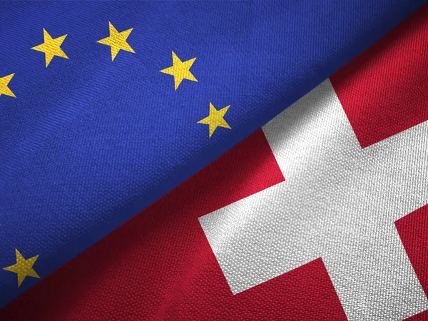 Die Schweizerfahne und die der Europäischen Union 