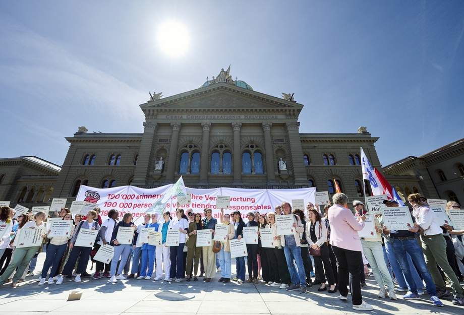 Pflege-Appell - Übergabe auf dem Bundesplatz am 27. April 2026
