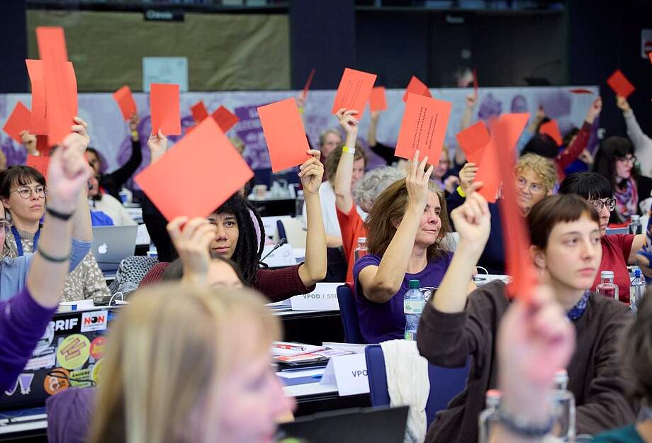 Abstimmung am Feministischen Kongress